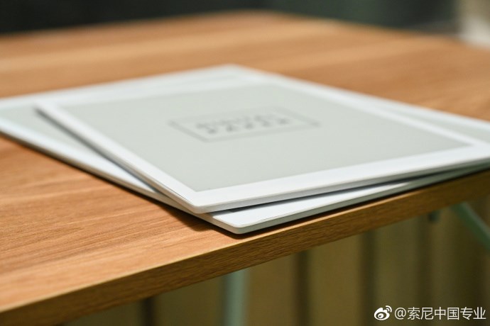 索尼电子纸DPT-CP1图赏：纯白配色，纤薄如纸